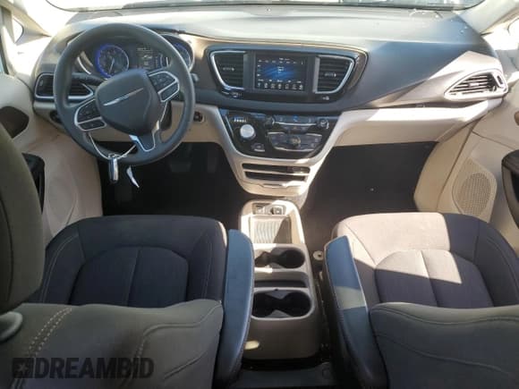 ✅ 2018 Chrysler Pacifica Touring • VIN: 2C4RC1DG7JR129968 • Лот: 70912705. Опубликован ранее на Copart с пробегом 74 760 миль. Бесплатный доступ к архиву аукционных продаж из США и подробный отчёт об истории автомобиля на DreamBid. Изображение 8.