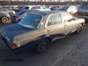 ✅ 1984 Mercedes-Benz 300 D • VIN: WDBAB33A9EA012300 • Lot: 41653395. Listed on IAAI with 397,820 mi. Free auction sales archive from the USA and detailed vehicle history report at DreamBid. Image 4.