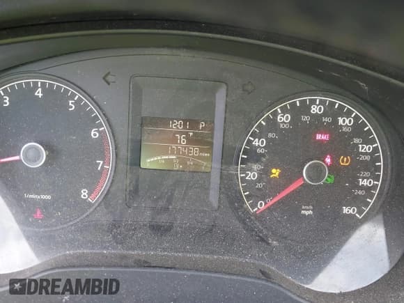 ✅ 2011 Volkswagen Jetta SE • VIN: 3VWDZ7AJ2BM319355 • Lot: 43669991. Wystawiony na IAAI z przebiegiem 177 438 mil. Bezpłatny archiwum sprzedaży aukcyjnych z USA i szczegółowy raport historii pojazdu na DreamBid. Zdjęcie 7.