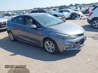 2018 Chevrolet Cruze LT z VIN 1G1BE5SM8J7155517, wystawiony jako IAAI lot #43233777 z przebiegiem 114 590 mil mil oraz . Historia ofert i sprzedaży dostępna na DreamBid. Obrazek 1.