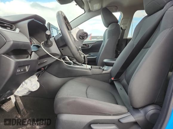 ✅ 2021 Toyota RAV4 LE • VIN: 2T3F1RFV4MW183743 • Lot: 93388325. Wystawiony na Copart z przebiegiem 88 679 mil. Bezpłatny archiwum sprzedaży aukcyjnych z USA i szczegółowy raport historii pojazdu na DreamBid. Zdjęcie 7.