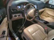 ✅ 2013 Lincoln MKT EcoBoost • VIN: 2LMHJ5AT6DBL57466 • Lot: 77457624. Wystawiony na Copart z przebiegiem 106 100 mil. Bezpłatny archiwum sprzedaży aukcyjnych z USA i szczegółowy raport historii pojazdu na DreamBid. Zdjęcie 8.