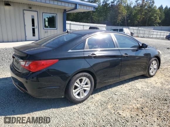 ✅ 2011 Hyundai Sonata GLS • VIN: 5NPEB4AC4BH041530 • Lot: 75054914. Listed on Copart with 203,926 mi. Free auction sales archive from the USA and detailed vehicle history report at DreamBid. Image 3.
