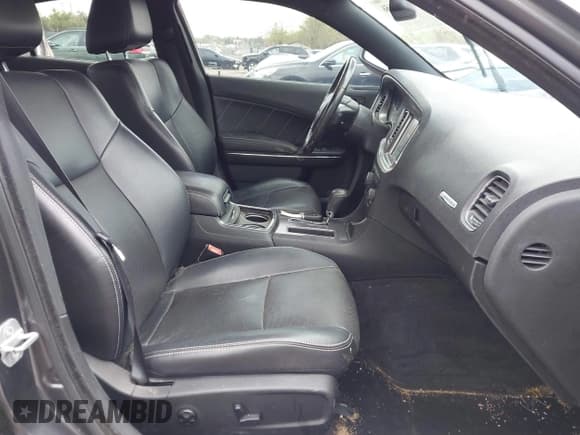 ✅ 2013 Dodge Charger RT Max • VIN: 2C3CDXDT6DH611851 • Lot: 42156656. Wystawiony na IAAI z przebiegiem 98 341 mil. Bezpłatny archiwum sprzedaży aukcyjnych z USA i szczegółowy raport historii pojazdu na DreamBid. Zdjęcie 5.