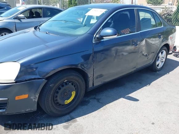 ✅ 2009 Volkswagen Jetta SE • VIN: 3VWRZ71K79M121346 • Lot: 42866740. Listed on IAAI with 182,721 mi. Free auction sales archive from the USA and detailed vehicle history report at DreamBid. Image 6.