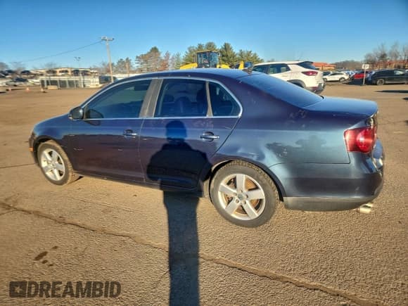 ✅ 2008 Volkswagen Jetta SE • VIN: 3VWRZ71K78M039728 • Lot: 96014885. Wystawiony na Copart z przebiegiem 181 767 mil. Bezpłatny archiwum sprzedaży aukcyjnych z USA i szczegółowy raport historii pojazdu na DreamBid. Zdjęcie 2.