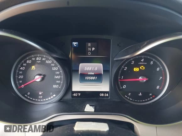 ✅ 2019 Mercedes-Benz GLC 300 • VIN: WDC0G4KB0KF639507 • Lot: 43386526. Wystawiony na IAAI z przebiegiem 105 881 mil. Bezpłatny archiwum sprzedaży aukcyjnych z USA i szczegółowy raport historii pojazdu na DreamBid. Zdjęcie 7.