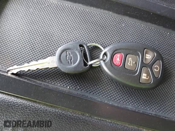 2014 Chevrolet Suburban LT z VIN 1GNSCJE0XER124222, wystawiony jako IAAI lot #41994798 z przebiegiem 268 836 mil mil oraz . Historia ofert i sprzedaży dostępna na DreamBid. Obrazek 11.