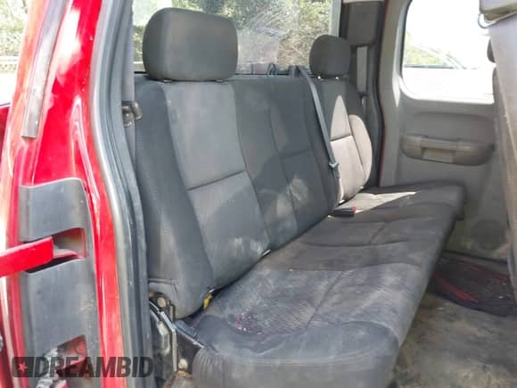 2010 Chevrolet Silverado 1500 Work Truck z VIN 1GCSCPEX2AZ120197, wystawiony jako IAAI lot #42876585 z przebiegiem 230 135 mil mil oraz . Historia ofert i sprzedaży dostępna na DreamBid. Obrazek 8.