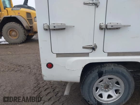 ✅ 2018 Chevrolet Silverado 1500 Work Truck • VIN: 1GCNCNEH2JZ264147 • Лот: 41413764. Опубликован ранее на IAAI с пробегом 98 985 миль. Бесплатный доступ к архиву аукционных продаж из США и подробный отчёт об истории автомобиля на DreamBid. Изображение 17.