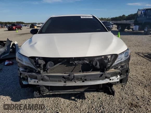 ✅ 2018 Toyota Camry LE • VIN: JTNB11HK0J3000772 • Lot: 84382425. Listed on Copart with 100,084 mi. Free auction sales archive from the USA and detailed vehicle history report at DreamBid. Image 5.