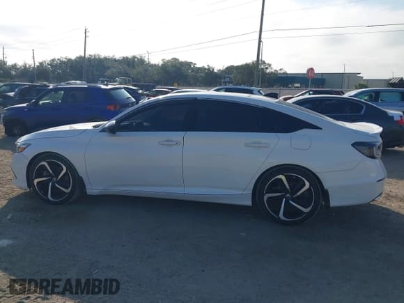 ✅ 2021 Honda Accord Sport • VIN: 1HGCV2F34MA010012 • Lot: 43421075. Listed on IAAI with 42,404 mi. Free auction sales archive from the USA and detailed vehicle history report at DreamBid. Image 14.