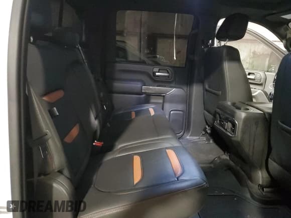 ✅ 2023 GMC Sierra 2500HD AT4 • VIN: 1GT49PEY8PF154574 • Lot: 67476025. Wystawiony na Copart z przebiegiem 19 006 mil. Bezpłatny archiwum sprzedaży aukcyjnych z USA i szczegółowy raport historii pojazdu na DreamBid. Zdjęcie 10.