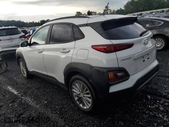 2020 Hyundai Kona SEL z VIN KM8K2CAA7LU555791, wystawiony jako Copart lot #61064063 z przebiegiem 17 859 mil mil oraz . Historia ofert i sprzedaży dostępna na DreamBid. Obrazek 2.