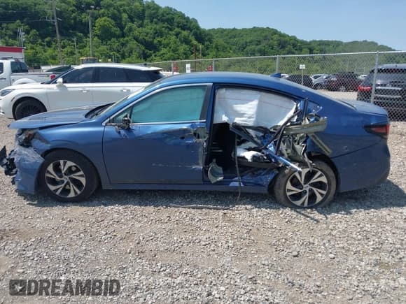 ✅ 2020 Subaru Legacy Premium • VIN: 4S3BWAC62L3015163 • Lot: 42394093. Wystawiony na IAAI z przebiegiem 81 865 mil. Bezpłatny archiwum sprzedaży aukcyjnych z USA i szczegółowy raport historii pojazdu na DreamBid. Zdjęcie 15.