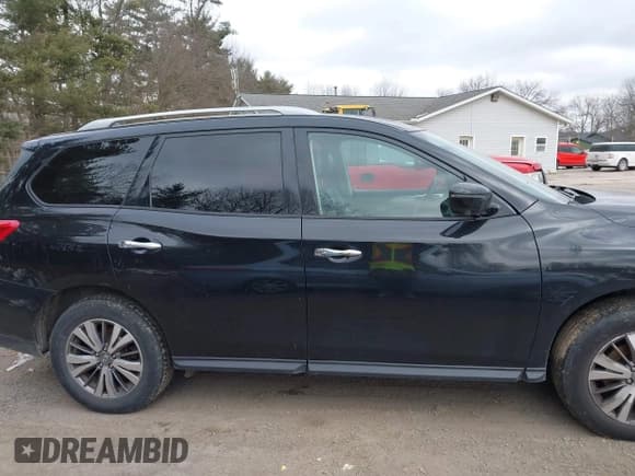 ✅ 2019 Nissan Pathfinder SL • VIN: 5N1DR2MM2KC630843 • Лот: 43838326. Опубликован ранее на IAAI с пробегом 129 103 миль. Бесплатный доступ к архиву аукционных продаж из США и подробный отчёт об истории автомобиля на DreamBid. Изображение 14.
