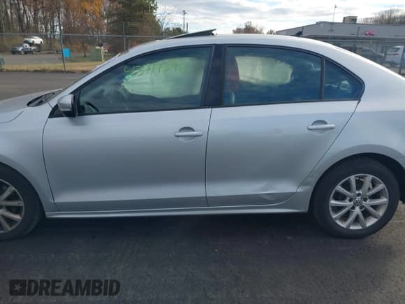 ✅ 2011 Volkswagen Jetta SE • VIN: 3VWDZ7AJ0BM359174 • Lot: 43717276. Listed on IAAI with 138,874 mi. Free auction sales archive from the USA and detailed vehicle history report at DreamBid. Image 14.