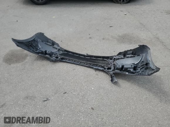 ✅ 2017 Mercedes-Benz C 300 • VIN: 55SWF4KB6HU195211 • Lot: 58713615. Listed on Copart with 87,742 mi. Free auction sales archive from the USA and detailed vehicle history report at DreamBid. Image 12.