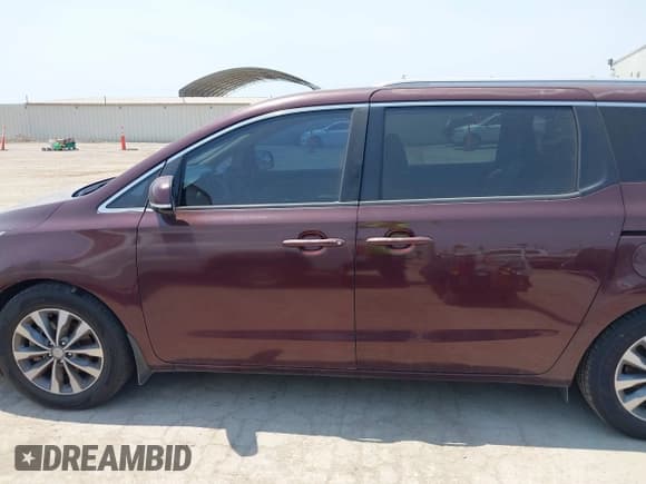 ✅ 2016 Kia Sedona SX • VIN: KNDMC5C15G6184482 • Лот: 42267931. Опубликован ранее на IAAI с пробегом 183 308 миль. Бесплатный доступ к архиву аукционных продаж из США и подробный отчёт об истории автомобиля на DreamBid. Изображение 14.
