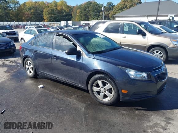 ✅ 2014 Chevrolet Cruze LS • VIN: 1G1PA5SH3E7461213 • Lot: 43617659. Wystawiony na IAAI z przebiegiem 137 810 mil. Bezpłatny archiwum sprzedaży aukcyjnych z USA i szczegółowy raport historii pojazdu na DreamBid. Zdjęcie 1.