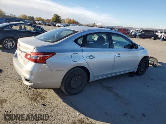 ✅ 2017 Nissan Sentra SV • VIN: 3N1AB7AP1HY322668 • Лот: 90331165. Опубликован ранее на Copart с пробегом 111 397 миль. Бесплатный доступ к архиву аукционных продаж из США и подробный отчёт об истории автомобиля на DreamBid. Изображение 3.