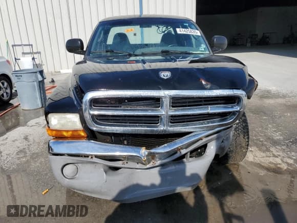 ✅ 2000 Dodge Dakota • VIN: 1B7GL22X5YS653452 • Lot: 41425835. Wystawiony na Copart z przebiegiem Nie podano. Bezpłatny archiwum sprzedaży aukcyjnych z USA i szczegółowy raport historii pojazdu na DreamBid. Zdjęcie 5.
