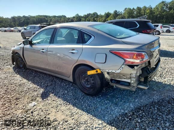 2015 Nissan Altima S with VIN 1N4AL3AP2FN302965, listed as a Copart auction lot 80030425 with 233,969 mi miles and Salvage title. Bid and sale history available at DreamBid. Image 2.
