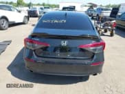 ✅ 2024 Honda Civic Si • VIN: 2HGFE1E53RH472337 • Lot: 42539629. Wystawiony na IAAI z przebiegiem 12 883 mil. Bezpłatny archiwum sprzedaży aukcyjnych z USA i szczegółowy raport historii pojazdu na DreamBid. Zdjęcie 16.