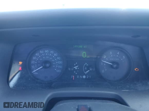 ✅ 2010 Mercury Grand Marquis LS • VIN: 2MEBM7FV5AX602452 • Lot: 90259305. Wystawiony na Copart z przebiegiem 109 188 mil. Bezpłatny archiwum sprzedaży aukcyjnych z USA i szczegółowy raport historii pojazdu na DreamBid. Zdjęcie 9.