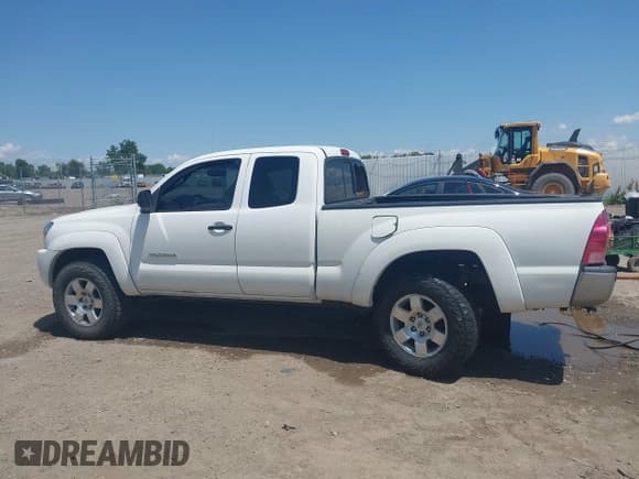 ✅ 2005 Toyota Tacoma • VIN: 5TEUU42N55Z035078 • Lot: 42428869. Listed on IAAI with 304,345 mi. Free auction sales archive from the USA and detailed vehicle history report at DreamBid. Image 14.