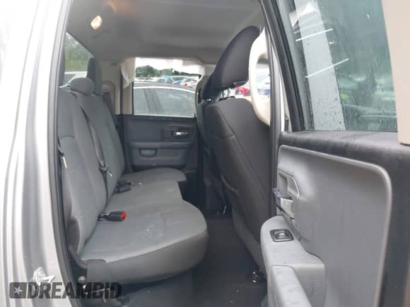 2024 Ram 1500 SLT z VIN 1C6RR6GG7RS122639, wystawiony jako IAAI lot #42777473 z przebiegiem 46 397 mil mil oraz . Historia ofert i sprzedaży dostępna na DreamBid. Obrazek 8.