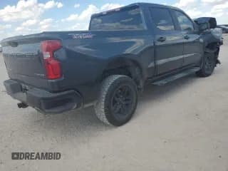 ✅ 2021 Chevrolet Silverado 1500 Custom Trail Boss • VIN: 1GCPYCEF5MZ251247 • Lot: 69057914. Wystawiony na Copart z przebiegiem 33 658 mil. Bezpłatny archiwum sprzedaży aukcyjnych z USA i szczegółowy raport historii pojazdu na DreamBid. Zdjęcie 3.