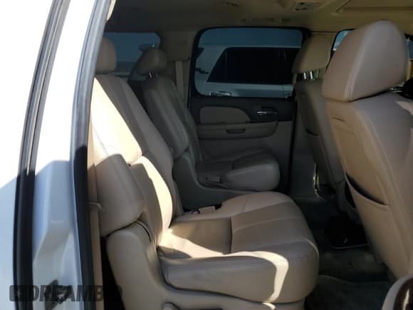 ✅ 2009 GMC Yukon XL SLT 4SB • VIN: 1GKFC36019R177535 • Lot: 51966425. Wystawiony na Copart z przebiegiem 143 066 mil. Bezpłatny archiwum sprzedaży aukcyjnych z USA i szczegółowy raport historii pojazdu na DreamBid. Zdjęcie 11.