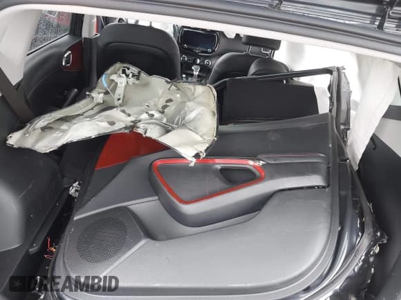 ✅ 2025 Kia Soul GT-Line • VIN: KNDJ53AU2S7246079 • Lot: 42594412. Listed on IAAI with 1,231 mi. Free auction sales archive from the USA and detailed vehicle history report at DreamBid. Image 12.