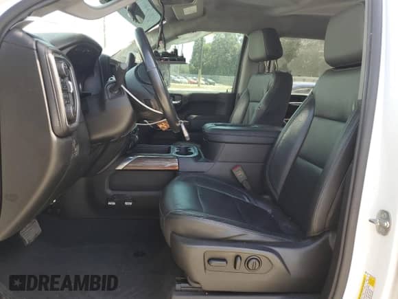 2020 Chevrolet Silverado 2500HD LT с VIN 1GC1YNEY0LF312328, выставлен на аукционе Copart как лот 84876165 с пробегом 84 905 миль миль и Списание • Salvage title. История ставок и продаж доступна на DreamBid. Изображение 7.