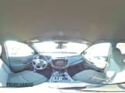 ✅ 2023 Chevrolet Traverse LT Cloth • VIN: 1GNERGKW3PJ127472 • Lot: 71702845. Wystawiony na Copart z przebiegiem 76 042 mil. Bezpłatny archiwum sprzedaży aukcyjnych z USA i szczegółowy raport historii pojazdu na DreamBid. Zdjęcie 15.