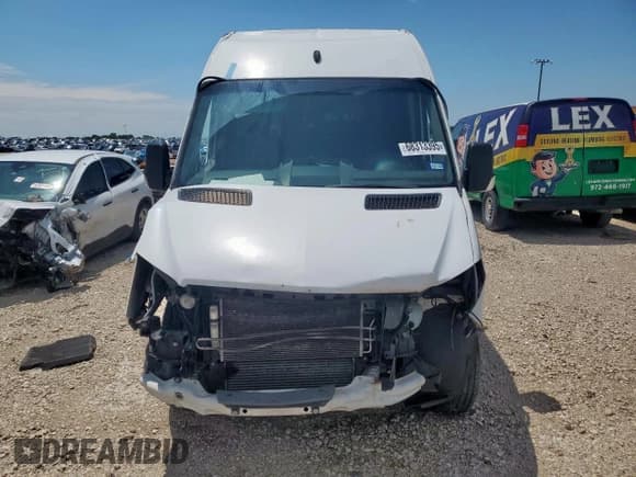 ✅ 2016 Freightliner Sprinter Cargo • VIN: WDYPE7CD3GP176697 • Lot: 68313395. Wystawiony na Copart z przebiegiem Nie podano. Bezpłatny archiwum sprzedaży aukcyjnych z USA i szczegółowy raport historii pojazdu na DreamBid. Zdjęcie 5.