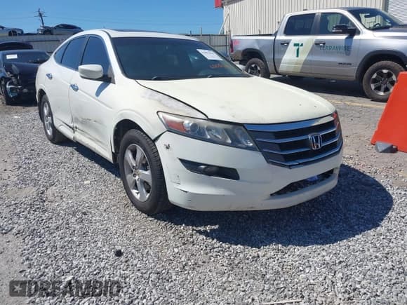 ✅ 2010 Honda Crosstour EX • VIN: 5J6TF1H36AL008646 • Lot: 43093658. Wystawiony na IAAI z przebiegiem 323 284 mil. Bezpłatny archiwum sprzedaży aukcyjnych z USA i szczegółowy raport historii pojazdu na DreamBid. Zdjęcie 1.