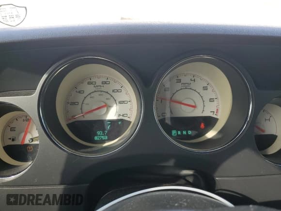 ✅ 2013 Dodge Challenger Rallye Redline • VIN: 2C3CDYAG3DH511283 • Lot: 43701345. Wystawiony na Copart z przebiegiem 82 753 mil. Bezpłatny archiwum sprzedaży aukcyjnych z USA i szczegółowy raport historii pojazdu na DreamBid. Zdjęcie 9.