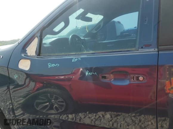 ✅ 2019 Chevrolet Silverado 1500 LT • VIN: 1GCRWCED6KZ196205 • Lot: 58987235. Wystawiony na Copart z przebiegiem 77 842 mil. Bezpłatny archiwum sprzedaży aukcyjnych z USA i szczegółowy raport historii pojazdu na DreamBid. Zdjęcie 7.