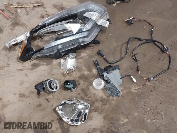 ✅ 2015 Nissan Rogue SL • VIN: 5N1AT2MV5FC789584 • Lot: 41398473. Wystawiony na IAAI z przebiegiem 178 349 mil. Bezpłatny archiwum sprzedaży aukcyjnych z USA i szczegółowy raport historii pojazdu na DreamBid. Zdjęcie 12.