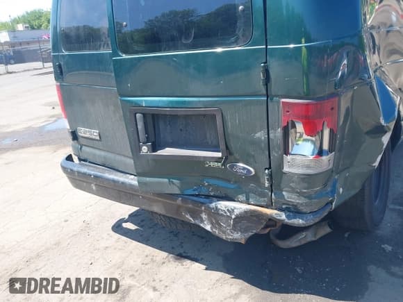 ✅ 2008 Ford Econoline Cargo Commercial • VIN: 1FTNE24W98DA60204 • Lot: 42508766. Listed on IAAI with 163,270 mi. Free auction sales archive from the USA and detailed vehicle history report at DreamBid. Image 6.