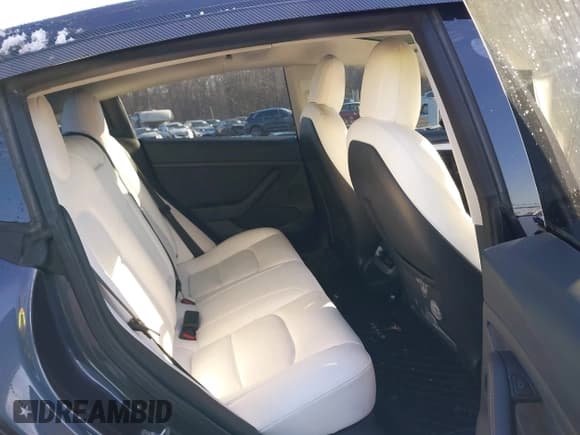 ✅ 2022 Tesla Model 3 Long Range • VIN: 5YJ3E1EB0NF154246 • Lot: 41190673. Wystawiony na IAAI z przebiegiem 85 244 mil. Bezpłatny archiwum sprzedaży aukcyjnych z USA i szczegółowy raport historii pojazdu na DreamBid. Zdjęcie 8.