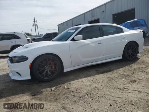 2015 Dodge Charger SRT Hellcat z VIN 2C3CDXL92FH905692, wystawiony jako Copart lot #89259455 z przebiegiem 85 836 mil mil oraz Czysty tytuł • Clean title. Historia ofert i sprzedaży dostępna na DreamBid. Obrazek 1.
