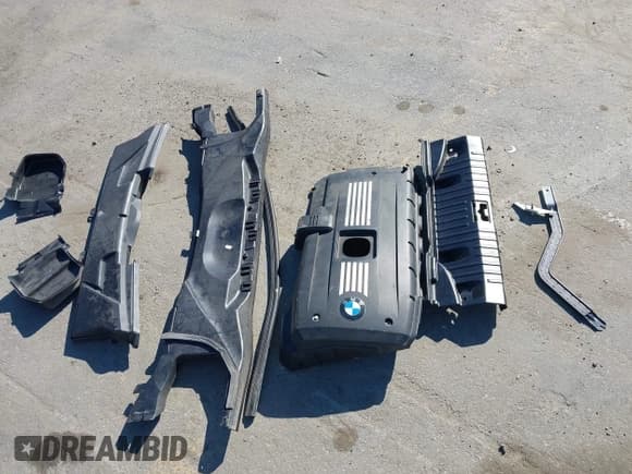 ✅ 2013 BMW 1 Series 128i • VIN: WBAUN1C59DVR00577 • Lot: 43810376. Listed on IAAI with 138,607 mi. Free auction sales archive from the USA and detailed vehicle history report at DreamBid. Image 12.