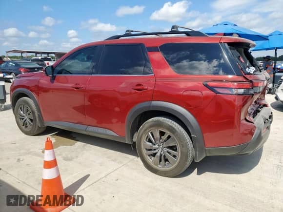 2022 Nissan Pathfinder SV z VIN 5N1DR3BAXNC252421, wystawiony jako Copart lot #81744505 z przebiegiem 101 368 mil mil oraz Szkoda całkowita • Salvage title. Historia ofert i sprzedaży dostępna na DreamBid. Obrazek 2.