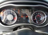 ✅ 2015 Dodge Challenger SRT 392 • VIN: 2C3CDZDJXFH769820 • Lot: 85370515. Wystawiony na Copart z przebiegiem 63 610 mil. Bezpłatny archiwum sprzedaży aukcyjnych z USA i szczegółowy raport historii pojazdu na DreamBid. Zdjęcie 9.