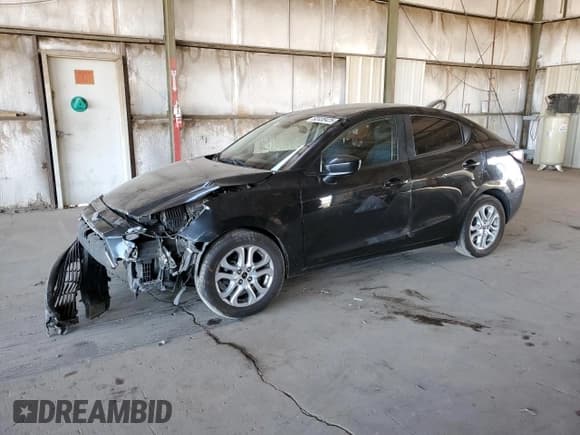 ✅ 2018 Toyota Yaris • VIN: 3MYDLBYV9JY320625 • Лот: 92435425. Опубликован ранее на Copart с пробегом 128 807 миль. Бесплатный доступ к архиву аукционных продаж из США и подробный отчёт об истории автомобиля на DreamBid. Изображение 1.