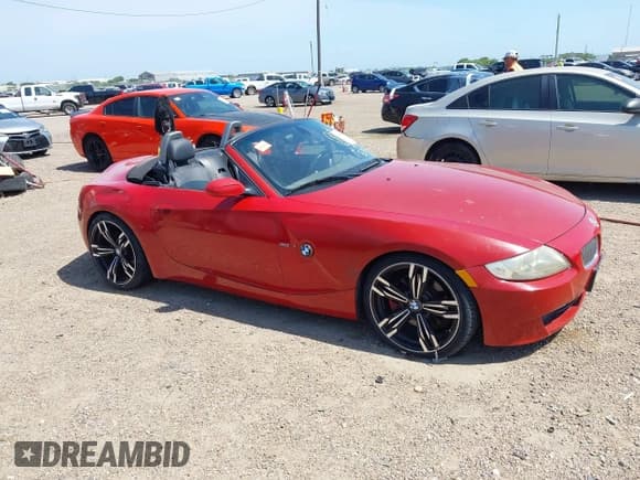 ✅ 2007 BMW Z4 3.0si • VIN: 4USBU53557LX03064 • Lot: 42243526. Listed on IAAI with 118,304 mi. Free auction sales archive from the USA and detailed vehicle history report at DreamBid. Image 1.