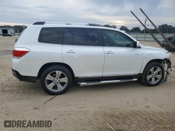✅ 2011 Toyota Highlander Limited • VIN: 5TDYK3EH8BS048701 • Lot: 82502425. Listed on Copart with 175,932 mi. Free auction sales archive from the USA and detailed vehicle history report at DreamBid. Image 3.